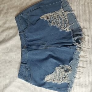 SHEIN CURVE JEAN SHORTS IN SIZE 3X BLUE FRAYED IN FRONT
